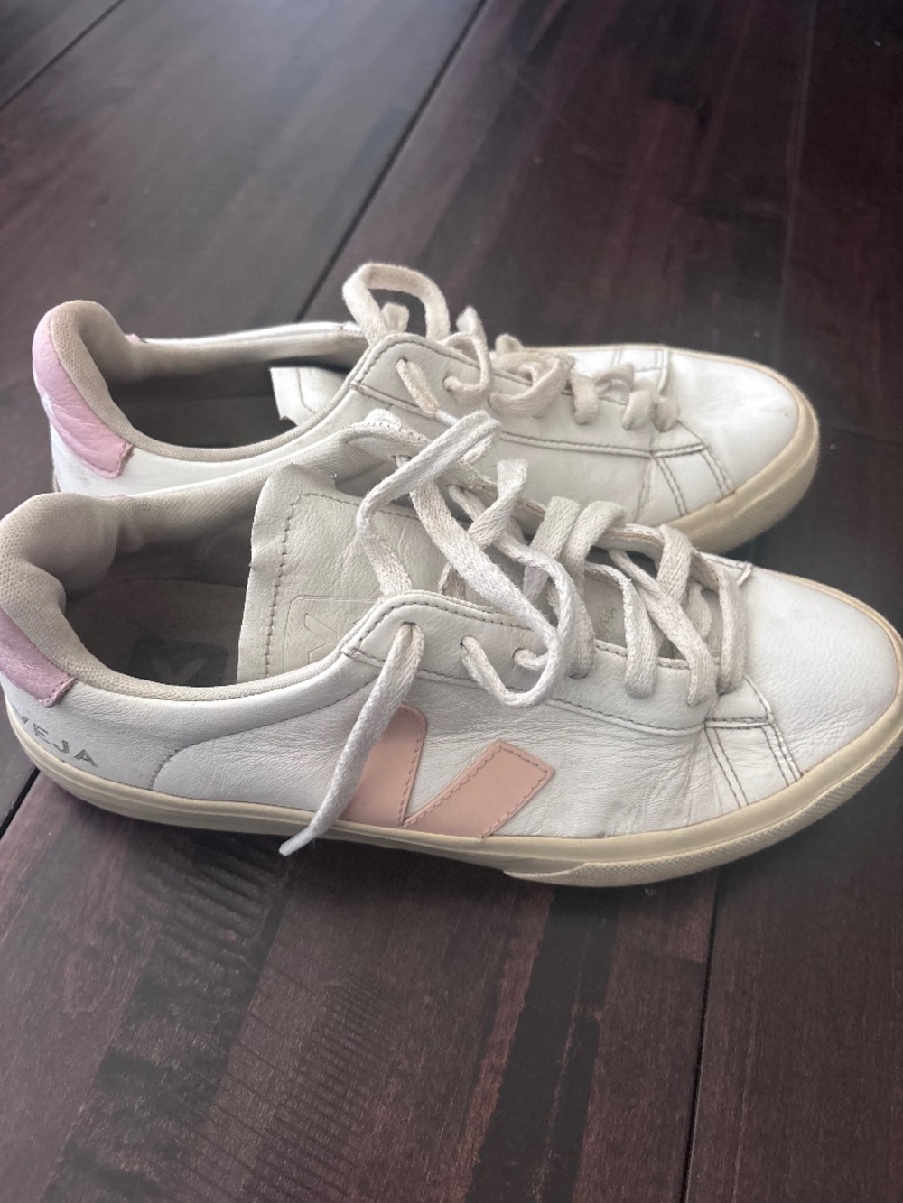 Ladies Veja shoes - white leather with pink size 39